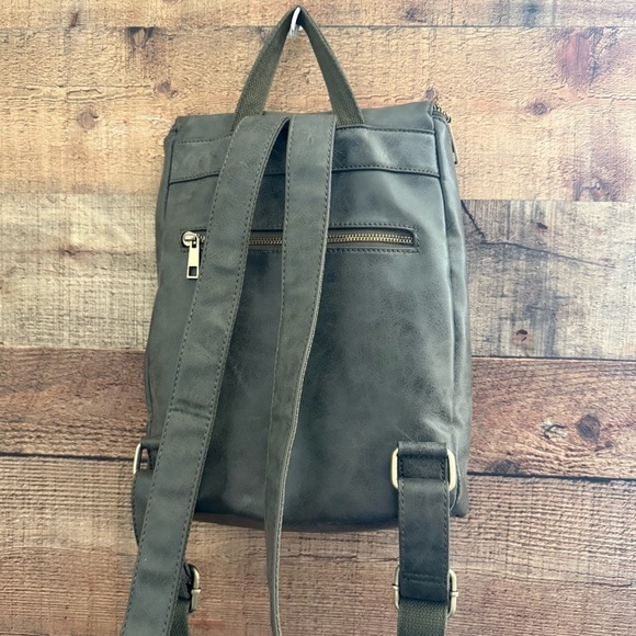 NWOT Joy Susan Vegan Leather Alyssa Distressed Backpack Bag - Picture 2 of 13